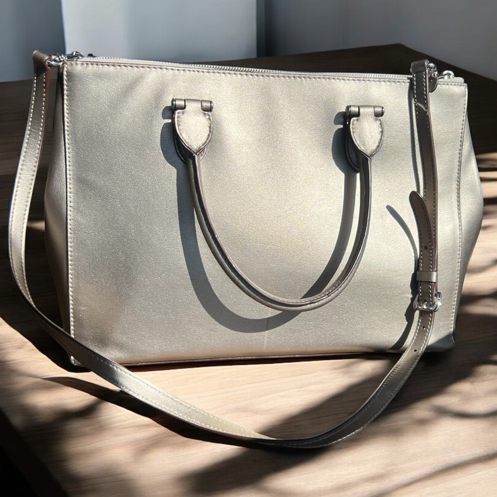 EUC~ Lauren Ralph Lauren Women's Double
Zipper Satchel - Silver Mink